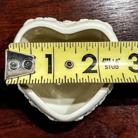 VTG Porcelain Mini (2.5") Heart Trinket Box w/Embossed Roses & Gold Trim ~ EVC! - Picture 3 of 5